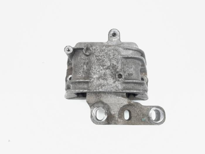 Gebruikte Motorrubber Volkswagen Passat Variant (3C5) 2.0 TDI 16V 140 Prijs € 5,00 Margeregeling aangeboden door GEJO Revisie & Onderdelen BV