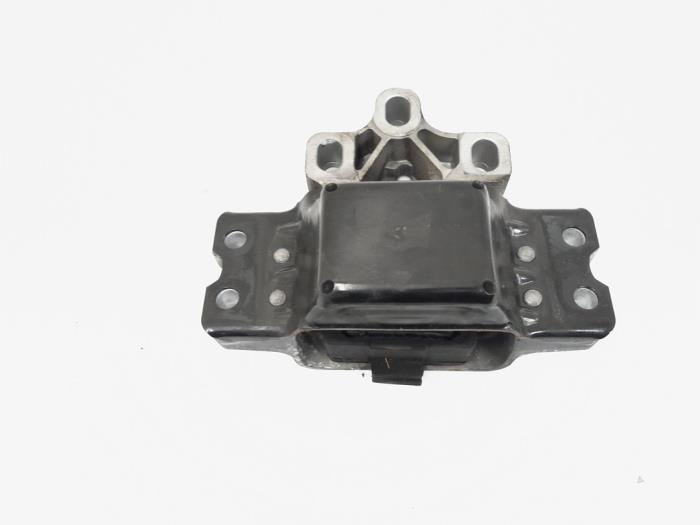 Gebruikte Motorrubber Volkswagen Passat Variant (3C5) 2.0 TDI 16V 140 Prijs € 18,00 Margeregeling aangeboden door GEJO Revisie & Onderdelen BV