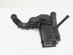 Gebruikte Luchtfilterhuis Volkswagen Passat Variant (3C5) 2.0 TDI 16V 140 Prijs € 36,00 Margeregeling aangeboden door GEJO Revisie & Onderdelen BV