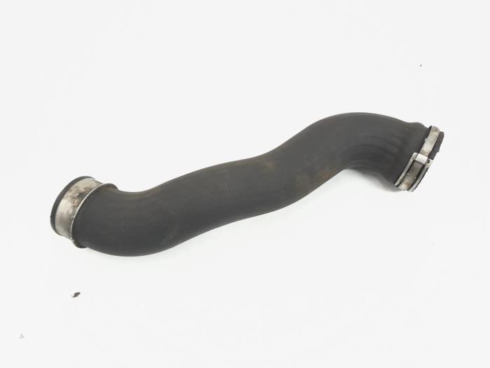 Gebruikte Intercooler Slang Mercedes C Estate (S204) 2.2 C-200 CDI 16V . Prijs € 17,00 Margeregeling aangeboden door GEJO Revisie & Onderdelen BV