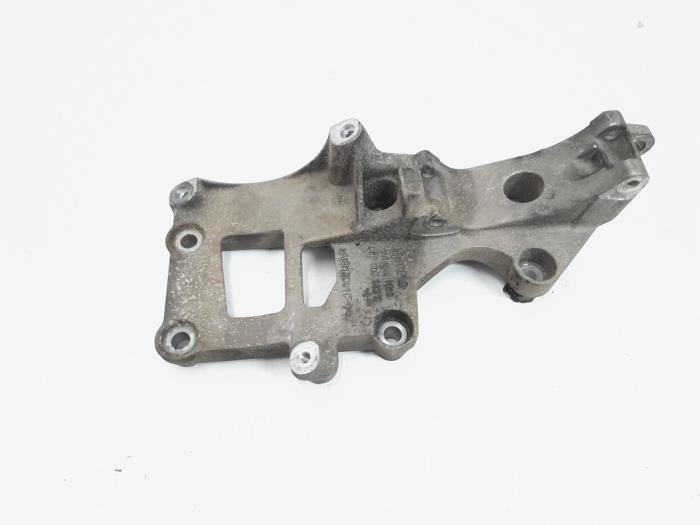 Gebruikte Dynamosteun boven Volkswagen Golf V (1K1) 2.0 GTI 16V Prijs € 16,00 Margeregeling aangeboden door GEJO Revisie & Onderdelen BV