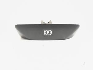 Gebruikte Schakelaar handrem Mercedes C Estate (S204) 2.2 C-200 CDI 16V . Prijs € 14,50 Margeregeling aangeboden door GEJO Revisie & Onderdelen BV