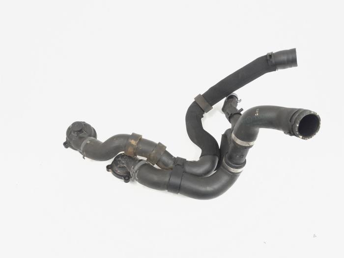 Gebruikte Thermostaathuis Volkswagen Scirocco (137/13AD) 1.4 TSI 160 16V Prijs € 18,00 Margeregeling aangeboden door GEJO Revisie & Onderdelen BV