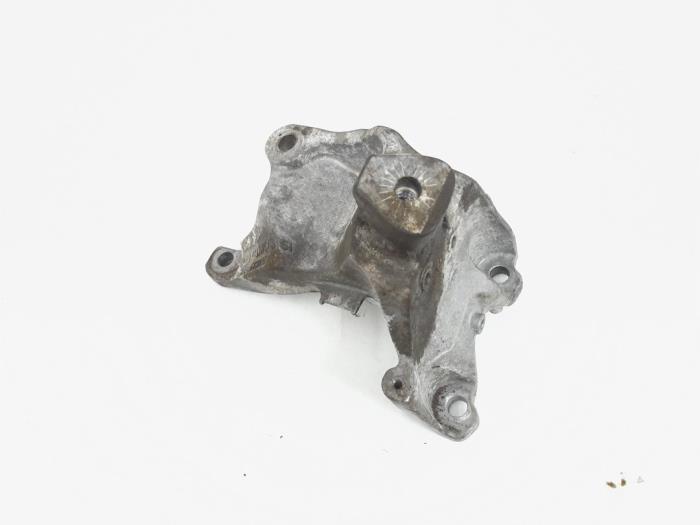 Gebruikte Motorsteun Audi S6 Avant (C7) 4.0 V8 TFSI Prijs € 9,00 Margeregeling aangeboden door GEJO Revisie & Onderdelen BV