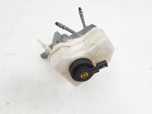 Gebruikte Hoofdremcilinder BMW 3 serie Touring (E91) 318d 16V Prijs € 44,00 Margeregeling aangeboden door GEJO Revisie & Onderdelen BV