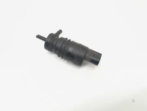 Gebruikte Ruitensproeier voor Volkswagen Bora (1J2) 2.0 Prijs € 4,99 Margeregeling aangeboden door GEJO Revisie & Onderdelen BV