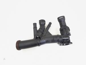 Gebruikte Thermostaathuis Volkswagen Golf VII (AUA) 1.6 TDI 16V Prijs € 14,00 Margeregeling aangeboden door GEJO Revisie & Onderdelen BV