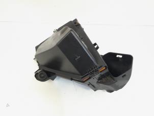 Gebruikte Luchtfilterhuis BMW 3 serie Touring (E91) 318d 16V Prijs € 14,00 Margeregeling aangeboden door GEJO Revisie & Onderdelen BV