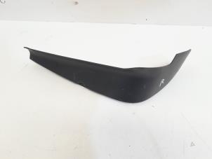 Gebruikte Achterlichtrand rechts Volkswagen Touran (1T1/T2) 1.4 16V TSI 140 Prijs € 7,00 Margeregeling aangeboden door GEJO Revisie & Onderdelen BV