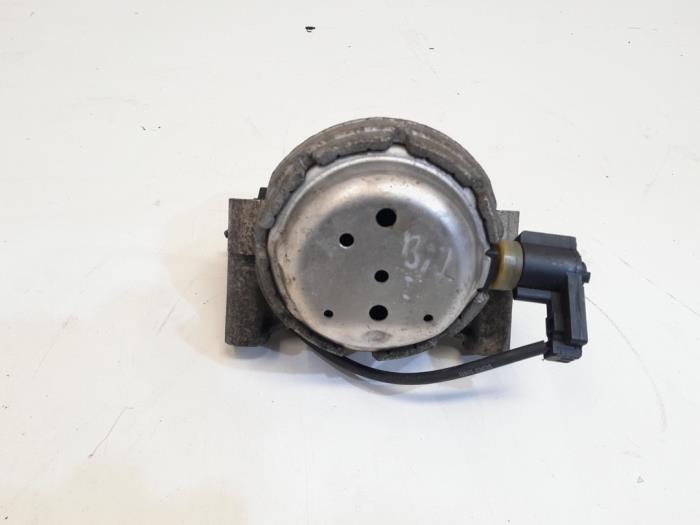 Gebruikte Motorsteun Audi A6 Avant (C7) 3.0 TDI V6 24V Quattro Prijs € 24,00 Margeregeling aangeboden door GEJO Revisie & Onderdelen BV