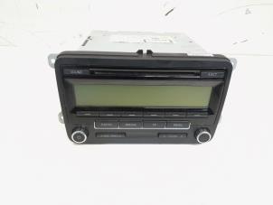 Gebruikte Radio CD Speler Volkswagen Polo V (6R) 1.6 TDI 16V 90 Prijs € 28,99 Margeregeling aangeboden door GEJO Revisie & Onderdelen BV