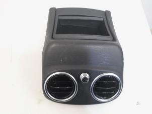 Gebruikte Luchtrooster achter Mercedes C Estate (S205) C-180 BlueTEC, C-180 d 1.6 16V Prijs € 24,95 Margeregeling aangeboden door GEJO Revisie & Onderdelen BV