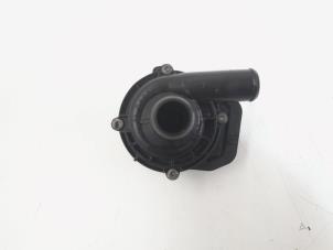 Gebruikte Waterpomp Mercedes C Estate (S205) C-180 BlueTEC, C-180 d 1.6 16V Prijs € 15,99 Margeregeling aangeboden door GEJO Revisie & Onderdelen BV