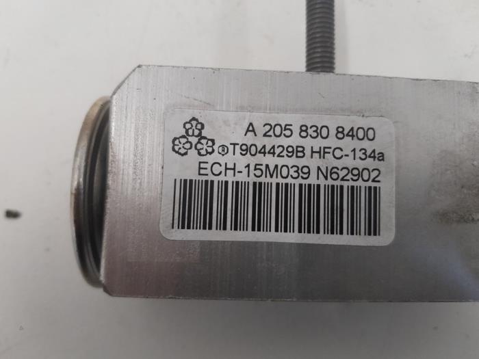 Expansieklep airco van een Mercedes-Benz C Estate (S205) C-180 BlueTEC, C-180 d 1.6 16V 2014