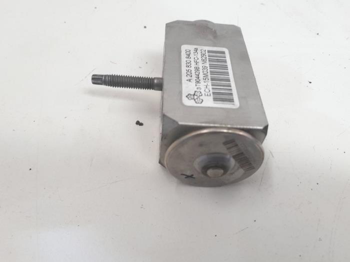 Expansieklep airco van een Mercedes-Benz C Estate (S205) C-180 BlueTEC, C-180 d 1.6 16V 2014