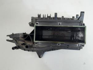 Gebruikte Inlaatspruitstuk Volkswagen Golf VI (5K1) 1.4 TSI 122 16V Prijs € 10,00 Margeregeling aangeboden door GEJO Revisie & Onderdelen BV