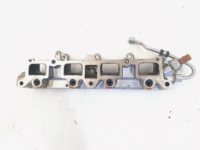 Gebruikte Common rail (Injectie) Volkswagen Golf VI (5K1) 1.4 TSI 122 16V Prijs € 31,00 Margeregeling aangeboden door GEJO Revisie & Onderdelen BV