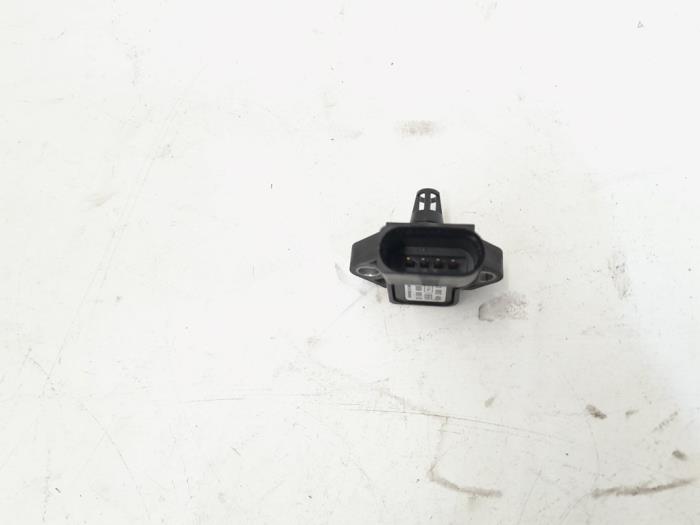 Brandstofdruk sensor van een Audi A4 (B8) 2.0 TDI 16V 2012