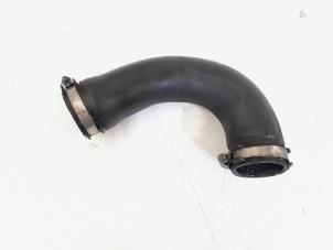 Gebruikte Intercooler Buis Audi A4 Avant (B8) 2.0 TDI 16V Prijs € 9,00 Margeregeling aangeboden door GEJO Revisie & Onderdelen BV