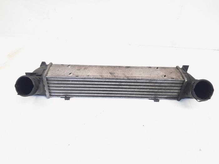 Gebruikte Intercooler BMW 3 serie (E90) 318d 16V Prijs € 14,00 Margeregeling aangeboden door GEJO Revisie & Onderdelen BV