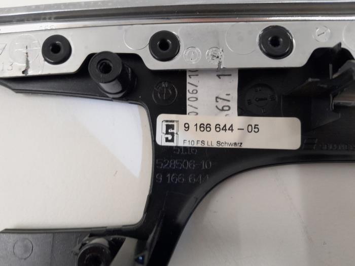 Dashboard sierlijst van een BMW 5 serie (F10) 525d 24V 2010