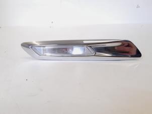 Gebruikte Knipperlicht Scherm links-voor BMW 5 serie (F10) 525d 24V Prijs € 18,00 Margeregeling aangeboden door GEJO Revisie & Onderdelen BV