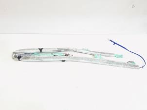 Gebruikte Airbag hemel links Mercedes ML II (164/4JG) 3.0 ML-280 CDI 4-Matic V6 24V Prijs € 14,00 Margeregeling aangeboden door GEJO Revisie & Onderdelen BV