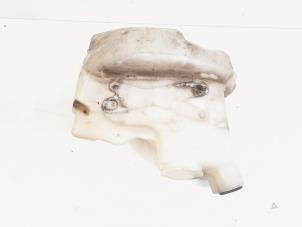 Gebruikte Ruitensproeiertank voor Mercedes ML II (164/4JG) 3.0 ML-280 CDI 4-Matic V6 24V Prijs € 19,95 Margeregeling aangeboden door GEJO Revisie & Onderdelen BV