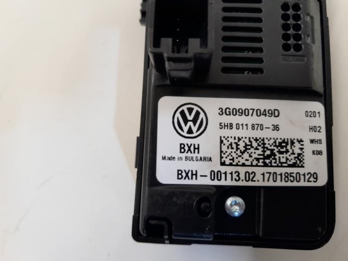 Chaufage Bedieningspaneel van een Volkswagen Passat Variant (3G5) 2.0 TDI 16V 150 2017