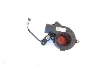 Gebruikte Stoel ventilator motor Mercedes E (W212) E-200 CDI 16V BlueEfficiency,BlueTEC Prijs € 19,00 Margeregeling aangeboden door GEJO Revisie & Onderdelen BV