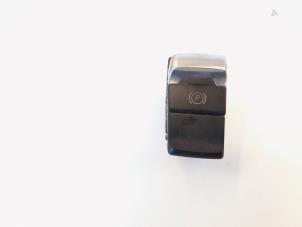 Gebruikte Handrem schakelaar Audi A4 (B8) 2.0 TDI 16V Prijs € 7,95 Margeregeling aangeboden door GEJO Revisie & Onderdelen BV
