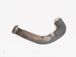 Gebruikte Intercooler Slang Audi A4 (B8) 2.0 TDI 16V Prijs € 9,50 Margeregeling aangeboden door GEJO Revisie & Onderdelen BV