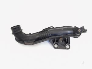 Gebruikte Intercooler Buis Audi A4 (B8) 2.0 TDI 16V Prijs € 9,00 Margeregeling aangeboden door GEJO Revisie & Onderdelen BV