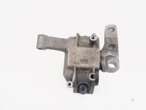 Gebruikte Motorrubber Audi Q3 (8UB/8UG) 2.0 TDI 16V 140 Quattro Prijs € 9,00 Margeregeling aangeboden door GEJO Revisie & Onderdelen BV