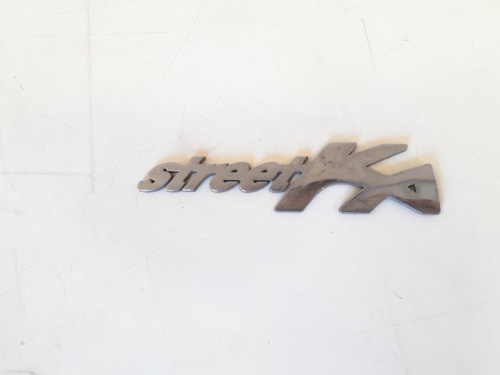 Embleem van een Ford StreetKa 1.6i 2003