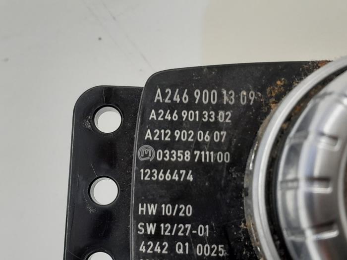Bediening boordcomputer van een Mercedes-Benz B (W246,242) 2.0 B-200 NGD 16V 2014