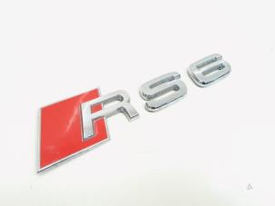 Gebruikte Embleem Audi RS 6 Avant (C7) 4.0 V8 TFSI 32V Prijs € 20,00 Margeregeling aangeboden door GEJO Revisie & Onderdelen BV