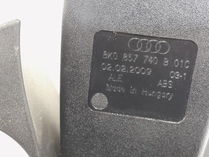 Veiligheidsgordel Insteek rechts-achter van een Audi A4 Avant (B8) 2.0 TDI 16V 2009