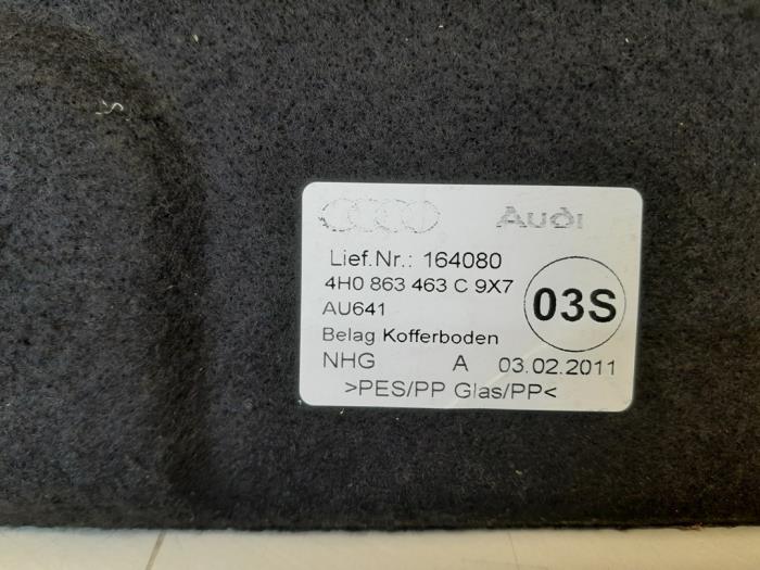 Kofferbak Mat van een Audi A8 (D4) 4.2 TDI V8 32V Quattro 2011