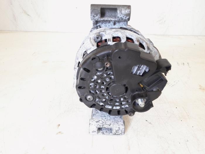 Dynamo van een Ford Ranger 2.2 TDCi 16V 150 4x4 2014