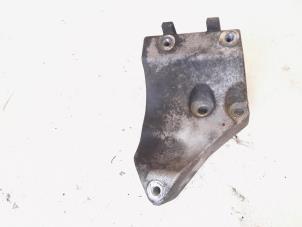 Gebruikte Dynamosteun onder Ford Ranger 2.2 TDCi 16V 150 4x4 Prijs € 55,00 Margeregeling aangeboden door GEJO Revisie & Onderdelen BV