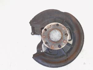 Gebruikte Fusee rechts-achter Volkswagen Golf VI (5K1) 1.4 TSI 122 16V Prijs € 22,95 Margeregeling aangeboden door GEJO Revisie & Onderdelen BV