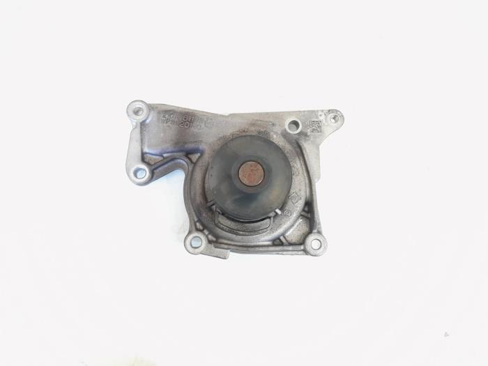 Gebruikte Waterpomp Mercedes CLA (117.3) 1.5 CLA-180 CDI, 180 d 16V Prijs € 22,95 Margeregeling aangeboden door GEJO Revisie & Onderdelen BV