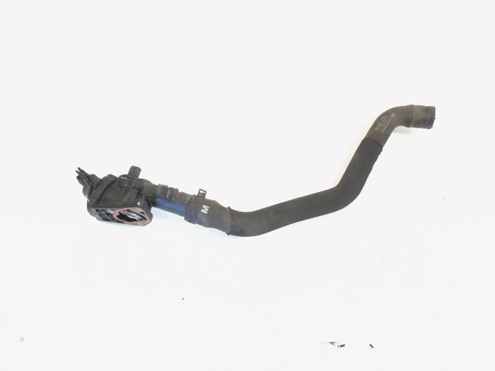 Gebruikte Thermostaathuis Mercedes CLA (117.3) 1.5 CLA-180 CDI, 180 d 16V Prijs € 35,00 Margeregeling aangeboden door GEJO Revisie & Onderdelen BV