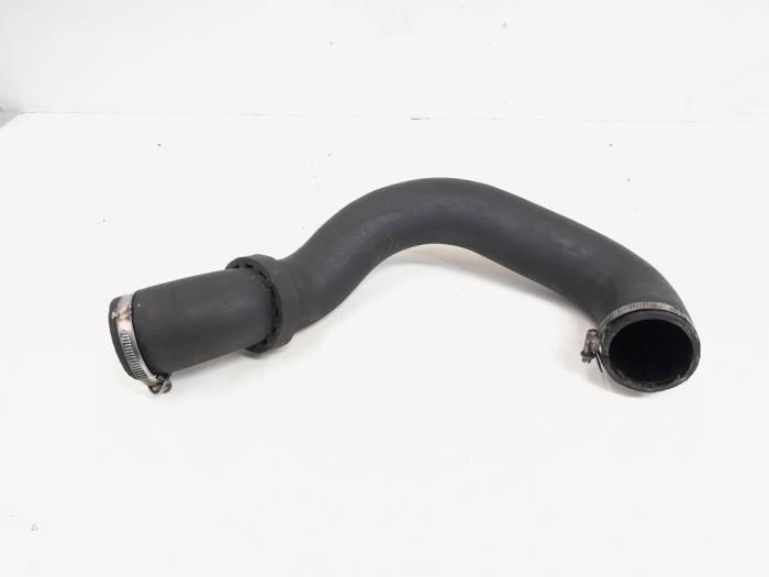 Gebruikte Intercooler Slang Volkswagen Transporter T5 2.0 TDI DRF Prijs € 20,00 Margeregeling aangeboden door GEJO Revisie & Onderdelen BV