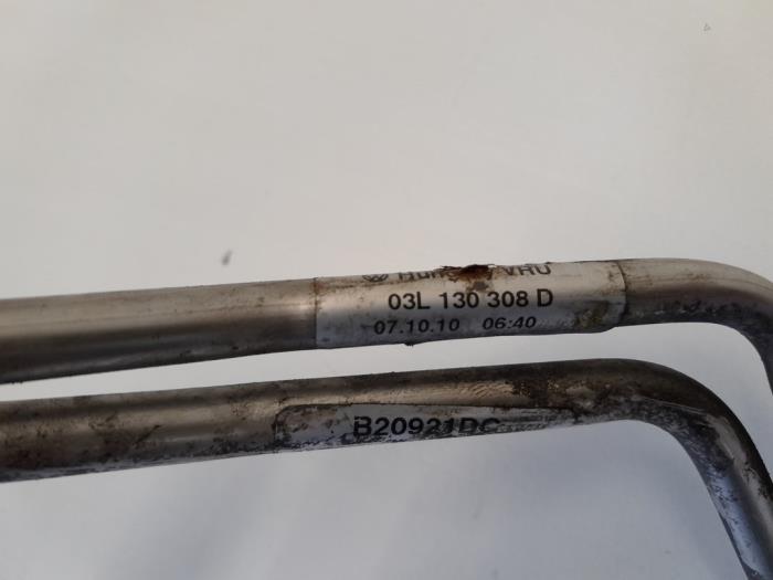 Brandstofleiding van een Volkswagen Transporter T5 2.0 TDI DRF 2011