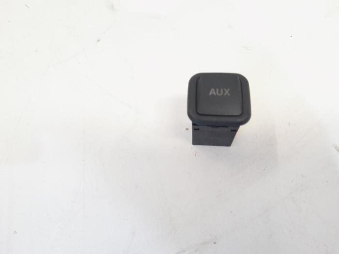 AUX/USB aansluiting van een Audi A4 (B8) 1.8 TFSI 16V 2008