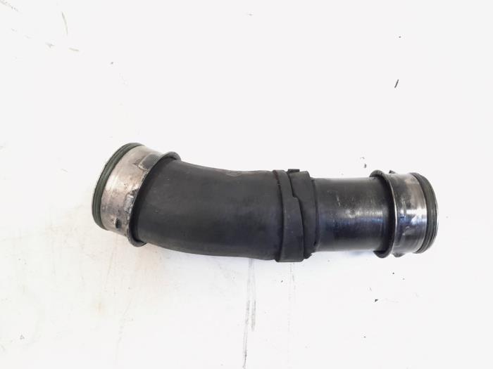 Gebruikte Intercooler Slang Volkswagen Transporter T5 2.5 TDi Prijs € 20,00 Margeregeling aangeboden door GEJO Revisie & Onderdelen BV