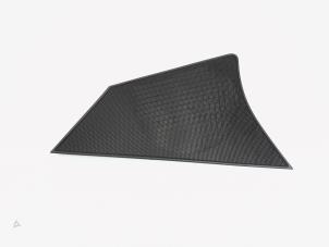 Gebruikte Speakerkap Mercedes E (C207) E-350 CDI V6 24V Prijs € 25,00 Margeregeling aangeboden door GEJO Revisie & Onderdelen BV