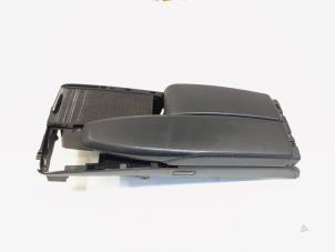 Gebruikte Middenconsoles Mercedes E (C207) E-350 CDI V6 24V Prijs € 40,00 Margeregeling aangeboden door GEJO Revisie & Onderdelen BV